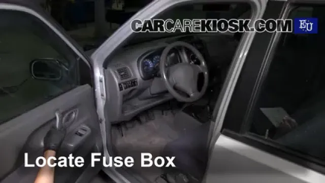 2001 Suzuki Ignis GL 1.3L 4 Cyl. Fusible (interior) Control